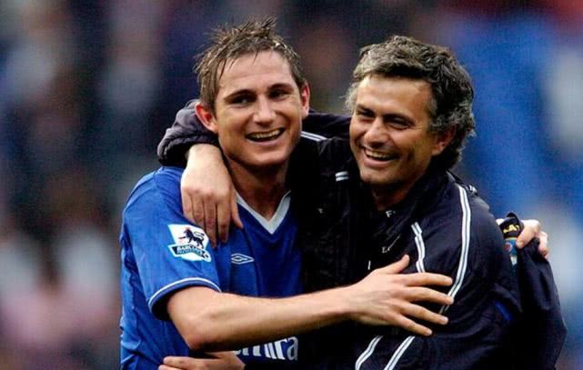 并撕裂对方 并撕裂对方